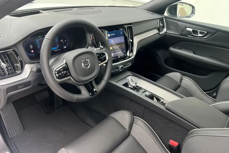 Volvo S60 din 2024 cu 14.750 km - oferta VOL173773 - foto 8