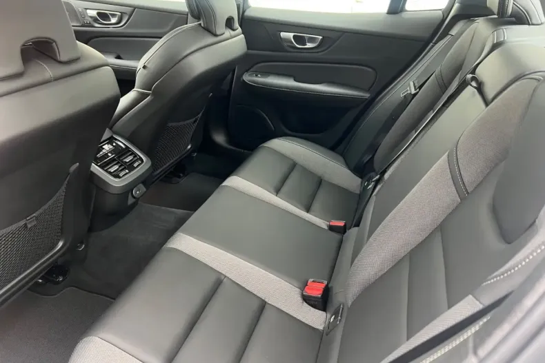 Volvo S60 din 2024 cu 14.750 km - oferta VOL173773 - foto 11