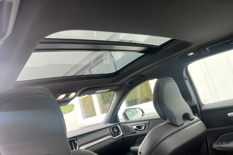 Volvo S60 din 2024 cu 14.750 km - oferta VOL173773 - foto 13