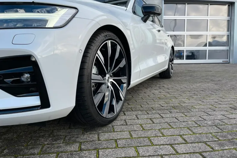 Volvo S60 din 2024 cu 17.000 km - oferta VOL173780 - foto 13