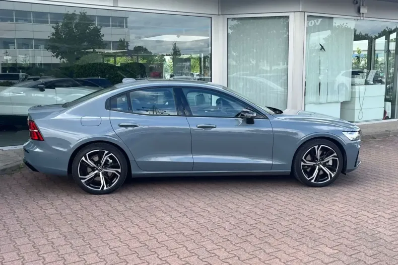 Volvo S60 din 2025 cu 7.500 km - oferta VOL173781 - foto 4