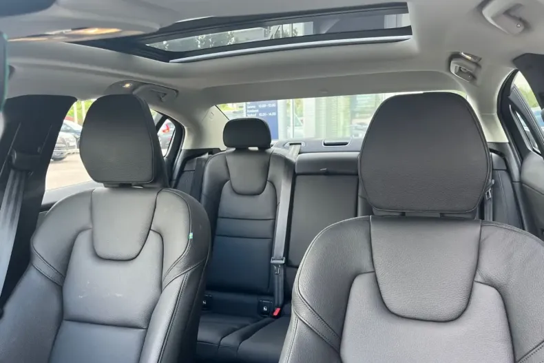 Volvo S60 din 2025 cu 7.500 km - oferta VOL173781 - foto 6