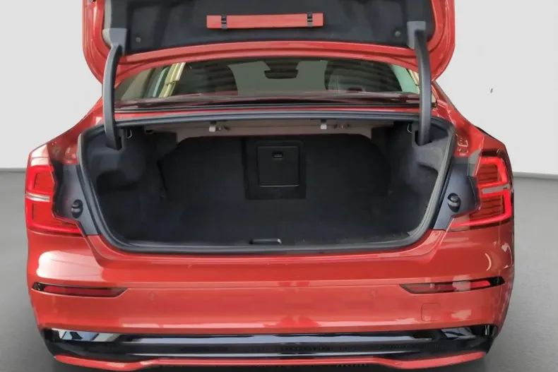 Volvo S60 din 2024 cu 11.732 km - oferta VOL173784 - foto 13