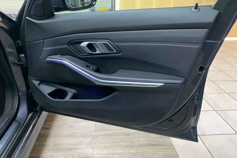 BMW 320 din 2022 cu 72.625 km - oferta BMW173788 - foto 21