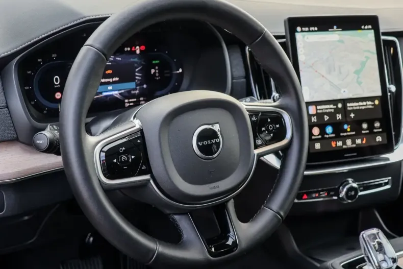 Volvo XC90 din 2025 cu 16.900 km - oferta VOL173795 - foto 10