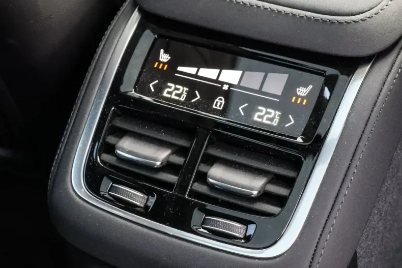 Volvo XC90 din 2025 cu 16.900 km - oferta VOL173795 - foto 16