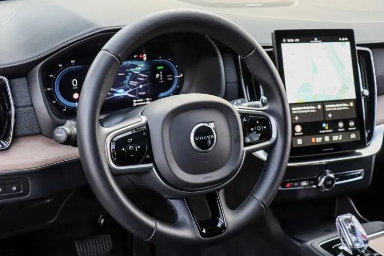 Volvo XC90 din 2025 cu 18.500 km - oferta VOL173796 - foto 10