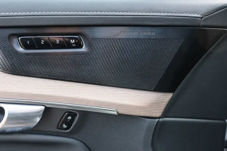 Volvo XC90 din 2025 cu 18.500 km - oferta VOL173796 - foto 15