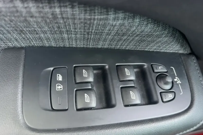 Volvo S60 din 2024 cu 27.839 km - oferta VOL173804 - foto 18