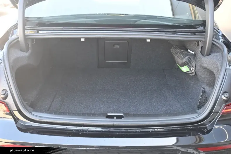 Volvo S60 din 2024 cu 7.700 km - oferta VOL173806 - foto 6