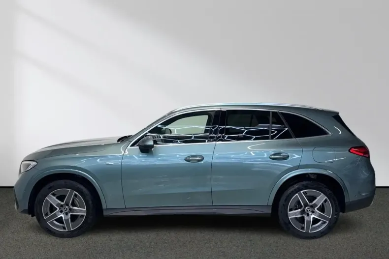 Mercedes-Benz GLC 400 din 2025 cu 14.540 km - oferta MER173829 - foto 3