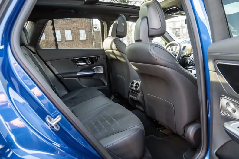 Mercedes-Benz GLC 400 din 2025 cu 19.987 km - oferta MER173832 - foto 5