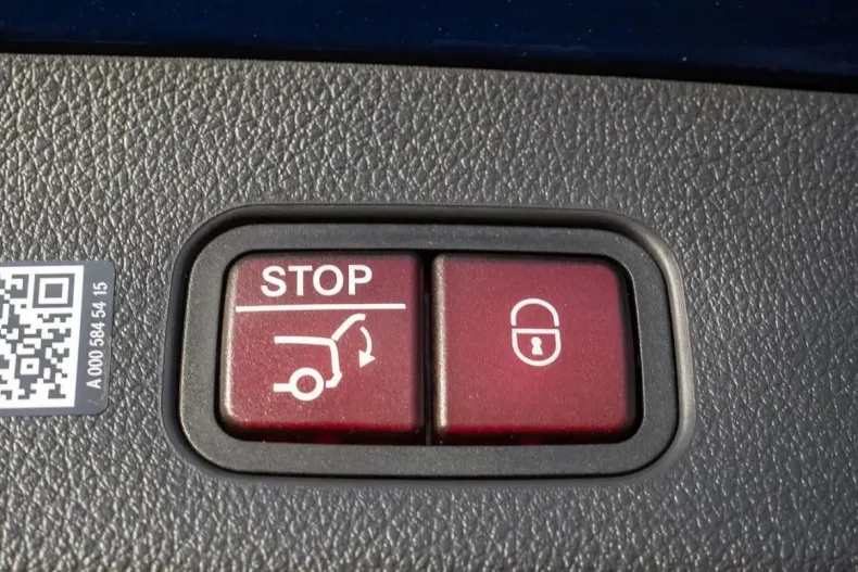 Mercedes-Benz GLC 400 din 2025 cu 19.987 km - oferta MER173832 - foto 18