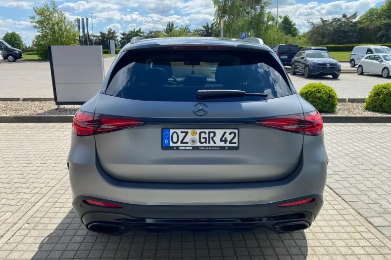 Mercedes-Benz GLC 400 din 2024 cu 39.228 km - oferta MER173835 - foto 8