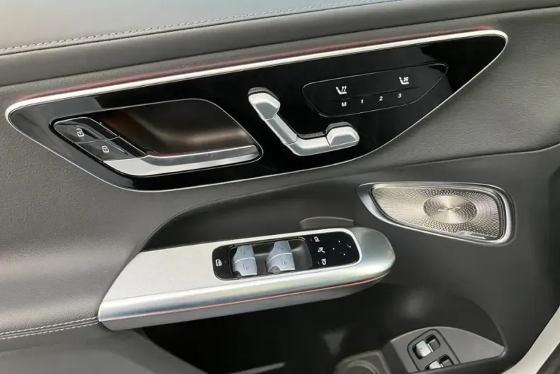 Mercedes-Benz GLC 400 din 2023 cu 49.859 km - oferta MER173838 - foto 10