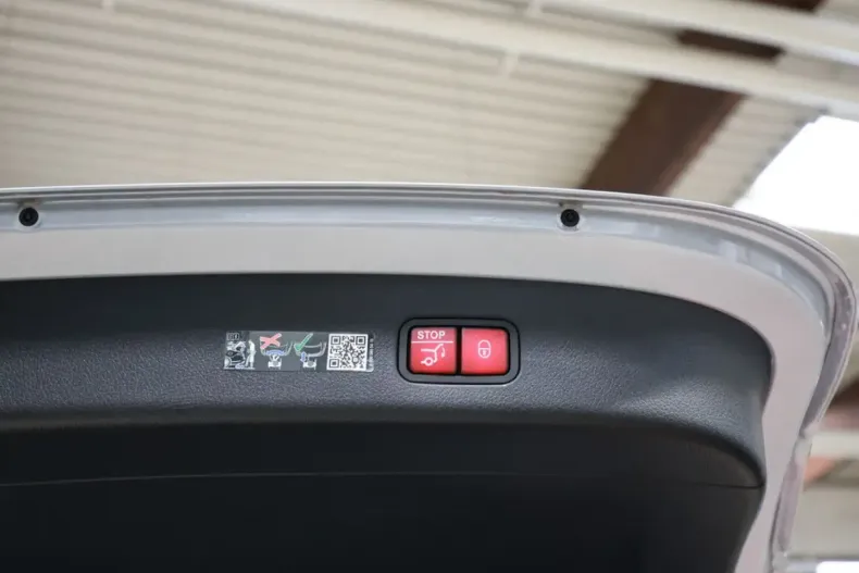 Mercedes-Benz GLC 400 din 2023 cu 3.974 km - oferta MER173842 - foto 24