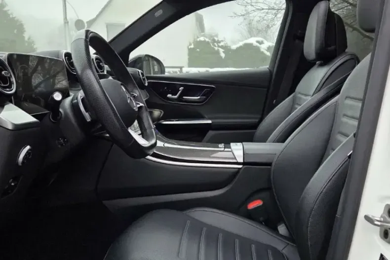 Mercedes-Benz GLC 400 din 2023 cu 49.976 km - oferta MER173844 - foto 2