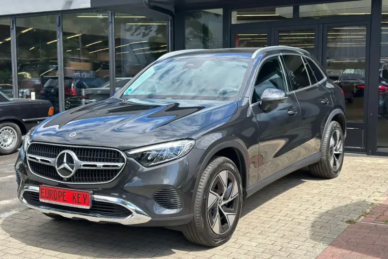 Mercedes-Benz GLC 400 din 2023 cu 9.500 km - oferta MER173845 - foto 1