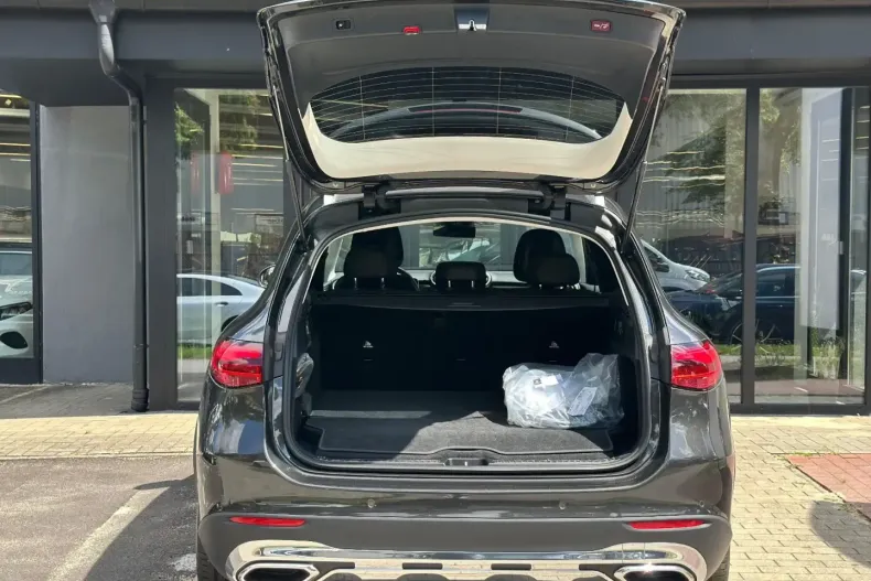 Mercedes-Benz GLC 400 din 2023 cu 9.500 km - oferta MER173845 - foto 8