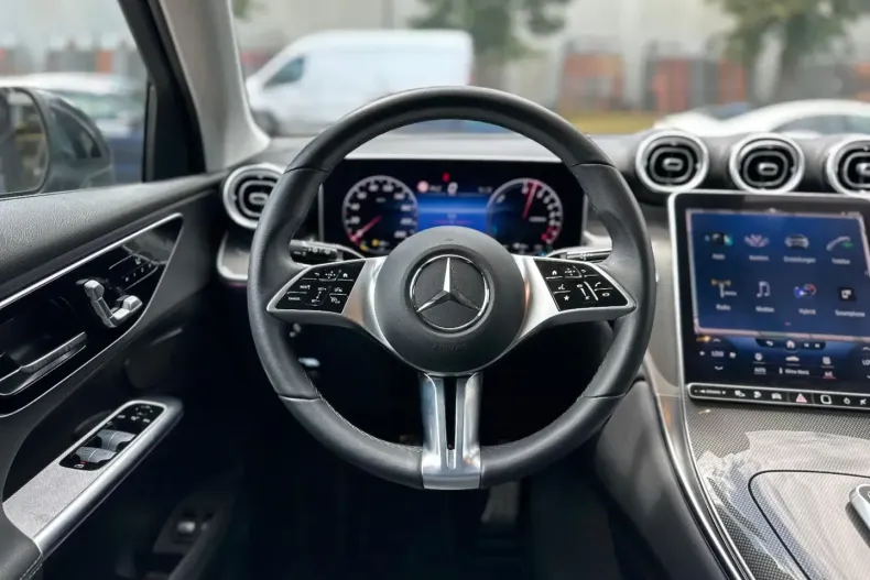 Mercedes-Benz GLC 400 din 2023 cu 9.500 km - oferta MER173845 - foto 12