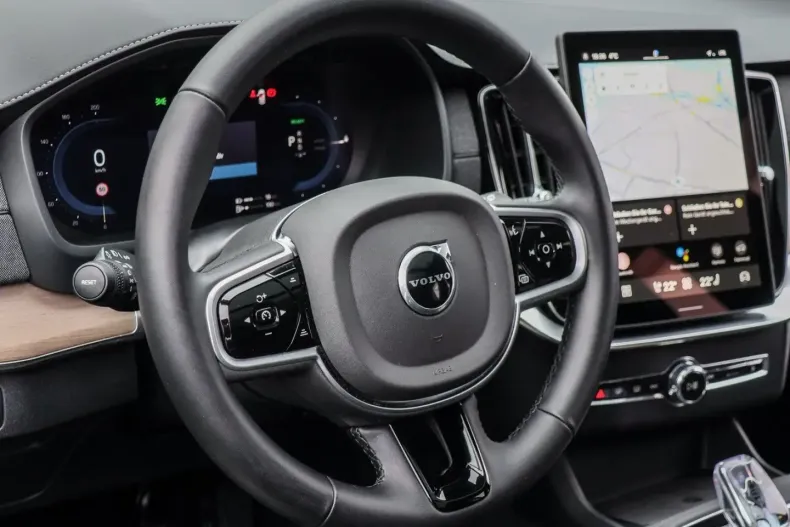 Volvo XC90 din 2025 cu 24.700 km - oferta VOL173850 - foto 8