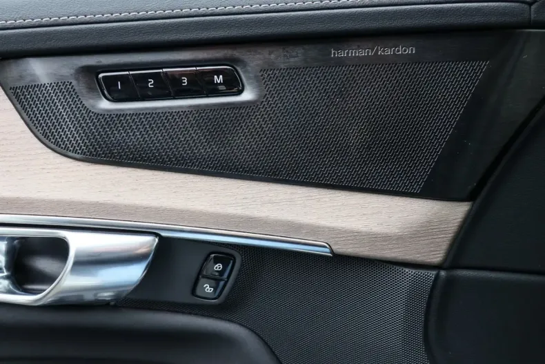 Volvo XC90 din 2025 cu 24.700 km - oferta VOL173850 - foto 13