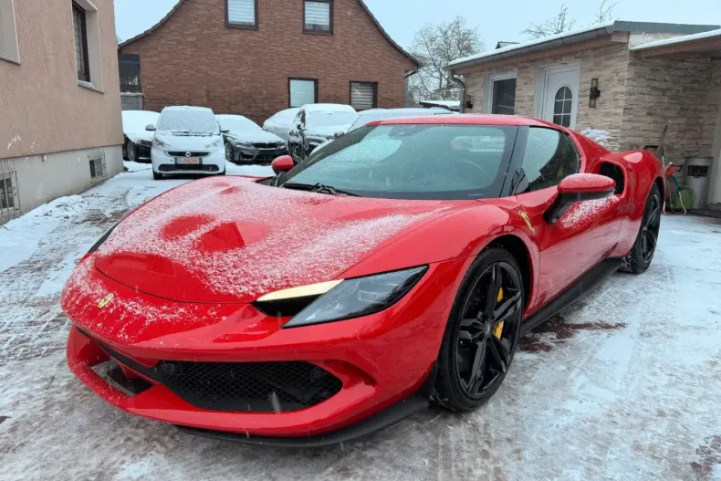 Ferrari 296 GTB din 2023 cu 20.406 km - oferta FER173858 - foto 1
