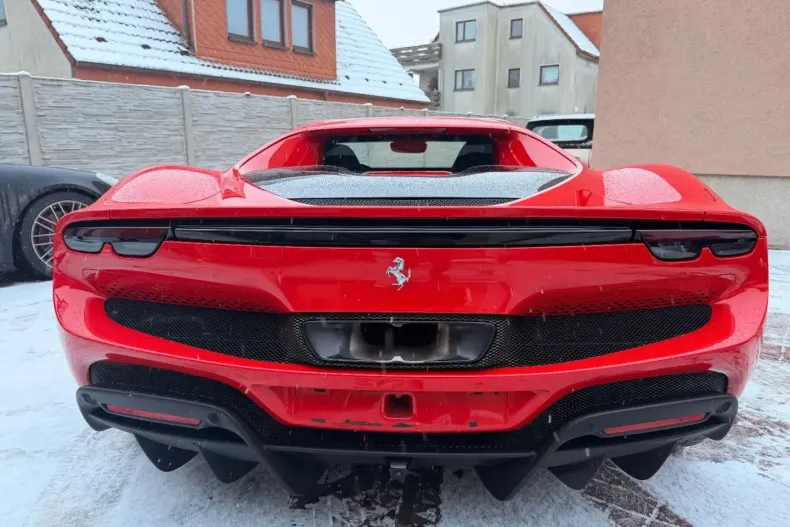 Ferrari 296 GTB din 2023 cu 20.406 km - oferta FER173858 - foto 5