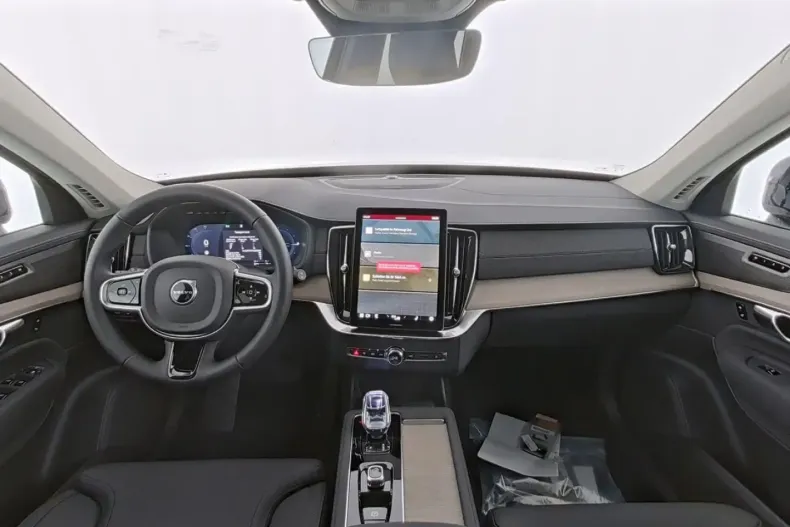 Volvo XC90 din 2025 cu 20.689 km - oferta VOL173862 - foto 6