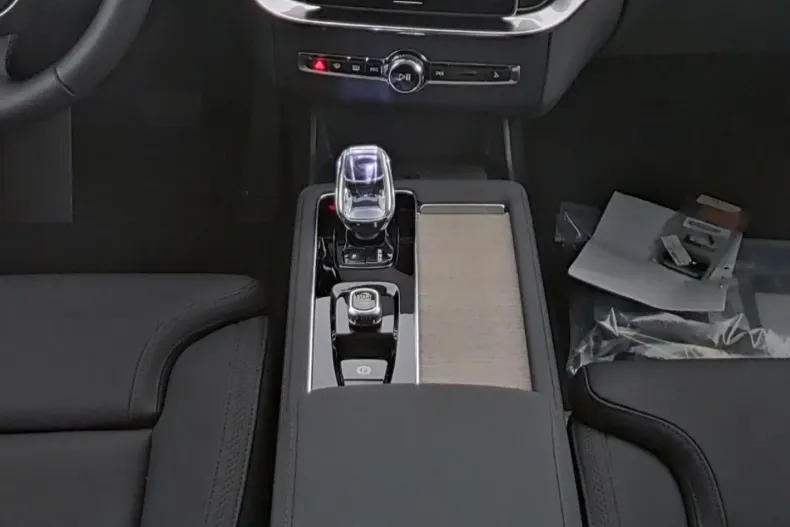 Volvo XC90 din 2025 cu 20.689 km - oferta VOL173862 - foto 7