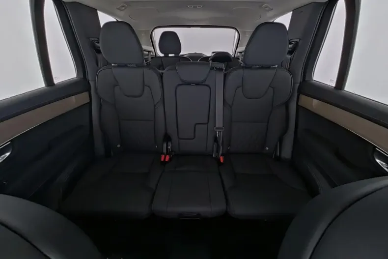 Volvo XC90 din 2025 cu 20.689 km - oferta VOL173862 - foto 8