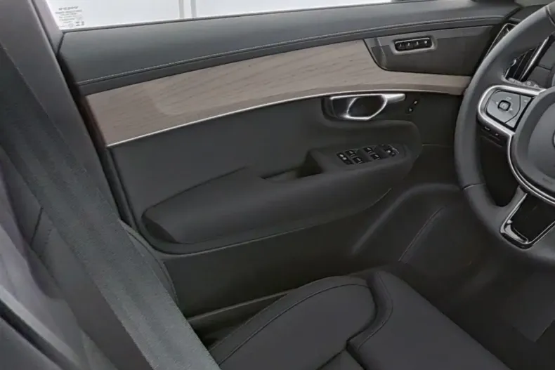 Volvo XC90 din 2025 cu 20.689 km - oferta VOL173862 - foto 11