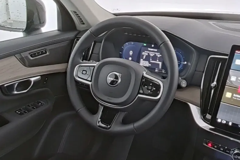 Volvo XC90 din 2025 cu 20.689 km - oferta VOL173862 - foto 13