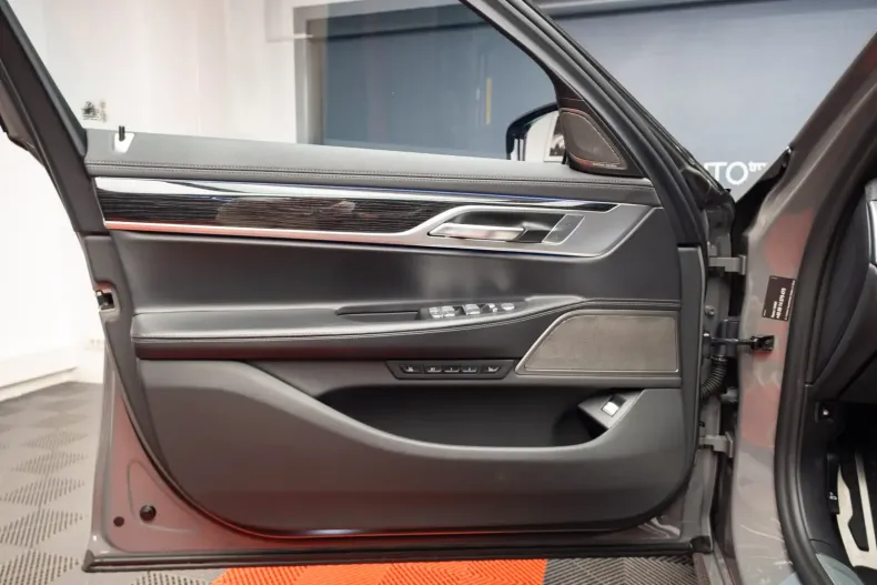 BMW 745 din 2021 cu 93.000 km - oferta BMW173863 - foto 19