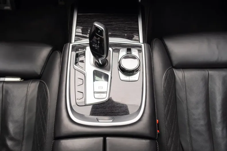 BMW 745 din 2021 cu 93.000 km - oferta BMW173863 - foto 35