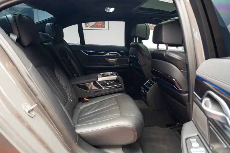 BMW 745 din 2021 cu 93.000 km - oferta BMW173863 - foto 38