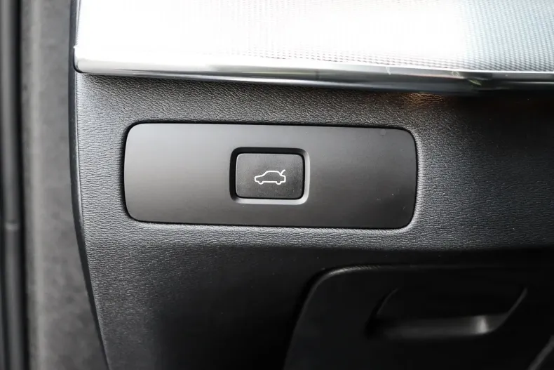 Volvo XC90 din 2023 cu 20.916 km - oferta VOL173867 - foto 11