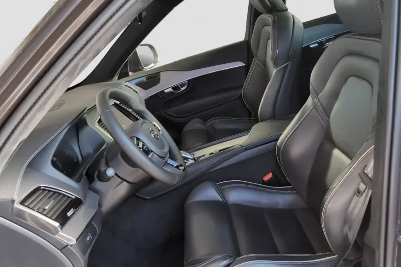 Volvo XC90 din 2023 cu 39.082 km - oferta VOL173869 - foto 12