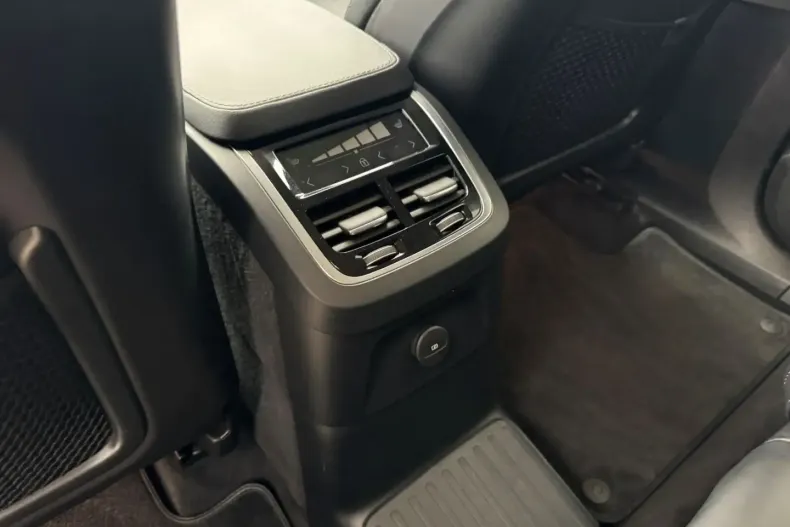 Volvo XC90 din 2022 cu 29.000 km - oferta VOL173871 - foto 11