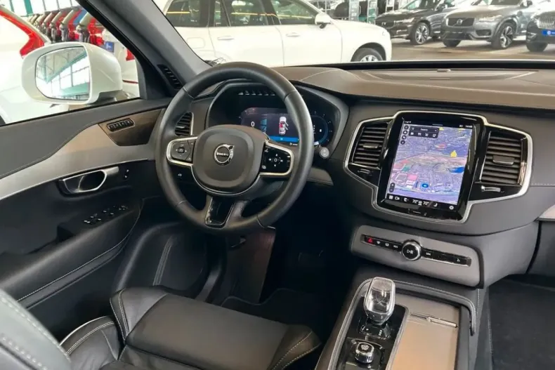 Volvo XC90 din 2023 cu 55.120 km - oferta VOL173872 - foto 16