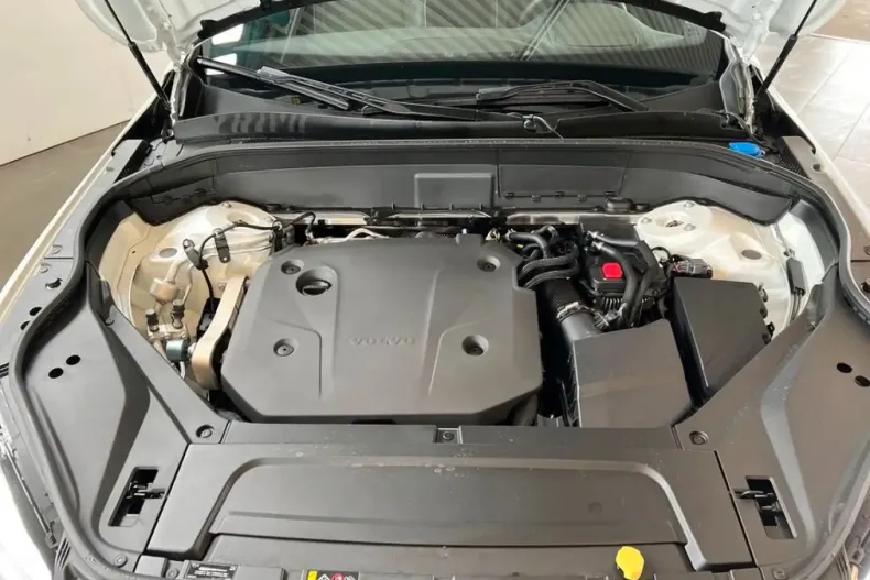 Volvo XC90 din 2023 cu 55.120 km - oferta VOL173872 - foto 27