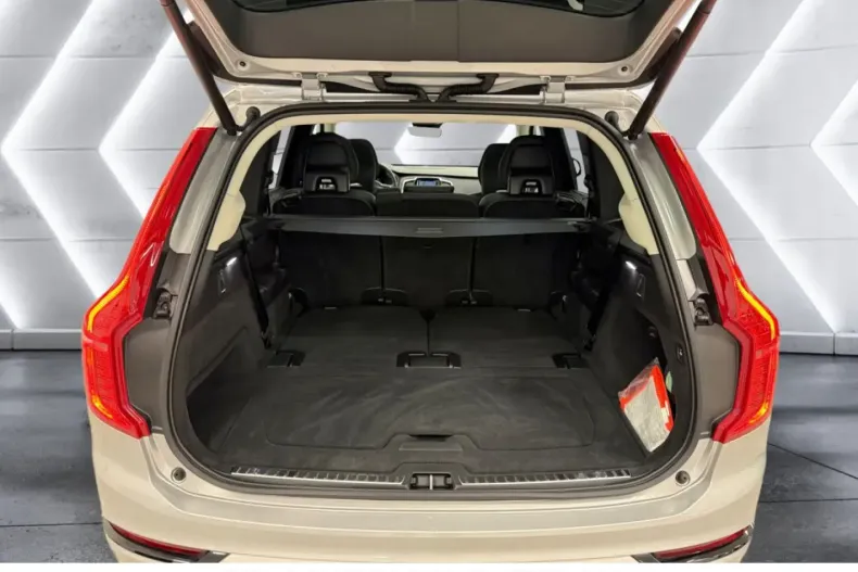 Volvo XC90 din 2023 cu 45.605 km - oferta VOL173873 - foto 14