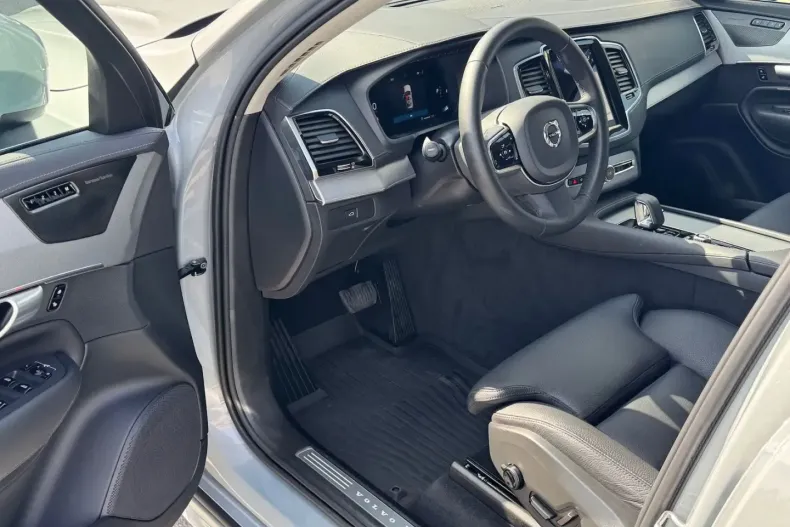 Volvo XC90 din 2023 cu 19.000 km - oferta VOL173875 - foto 7