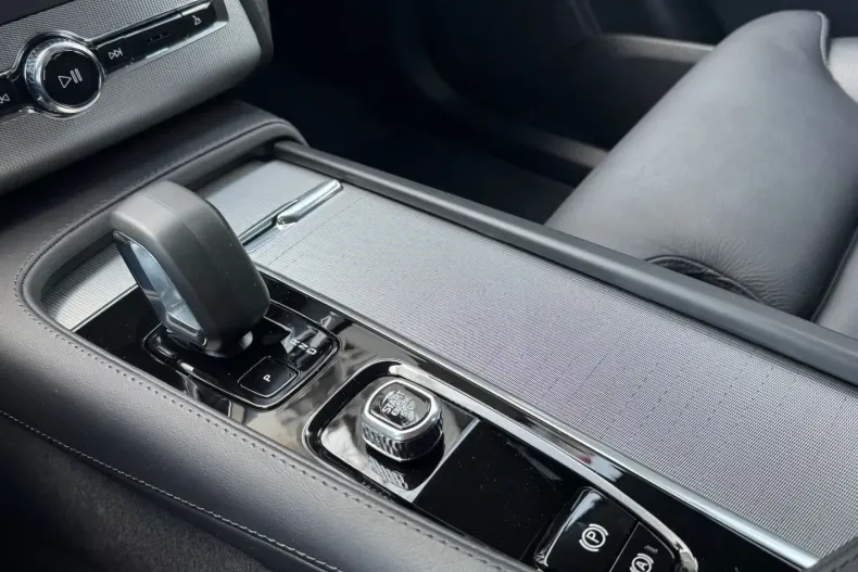 Volvo XC90 din 2023 cu 19.000 km - oferta VOL173875 - foto 12