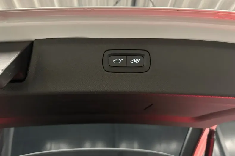 Volvo XC90 din 2024 cu 54.000 km - oferta VOL173876 - foto 34