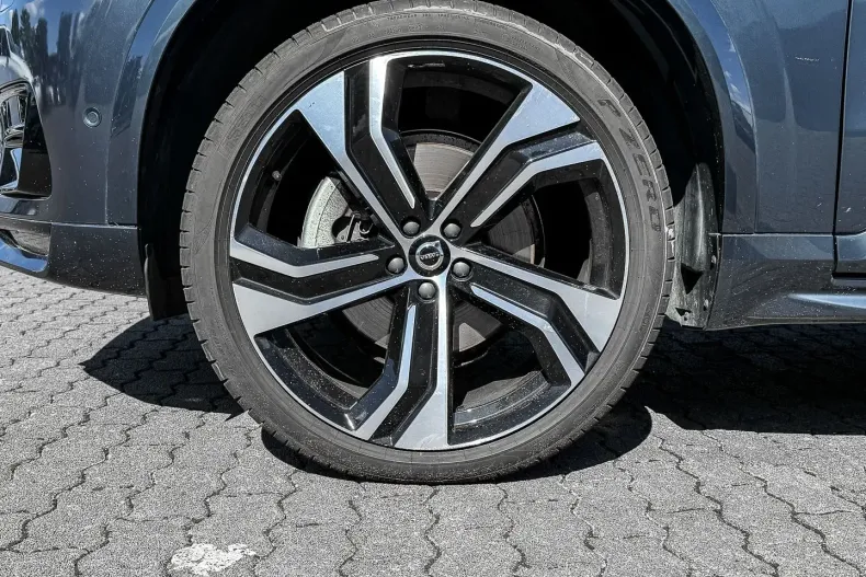 Volvo XC90 din 2023 cu 20.670 km - oferta VOL173877 - foto 4