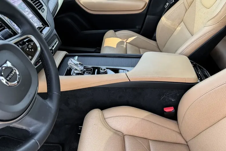 Volvo XC90 din 2023 cu 20.670 km - oferta VOL173877 - foto 18