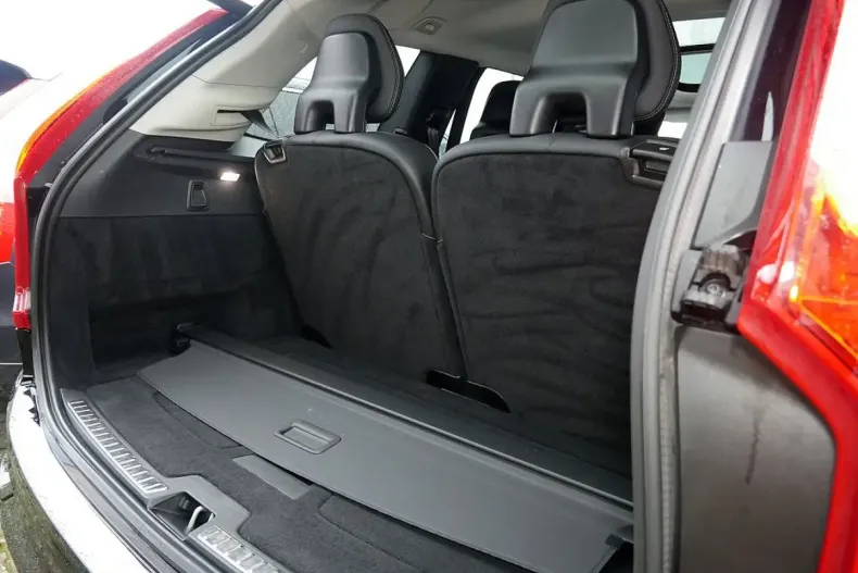 Volvo XC90 din 2022 cu 54.562 km - oferta VOL173887 - foto 11