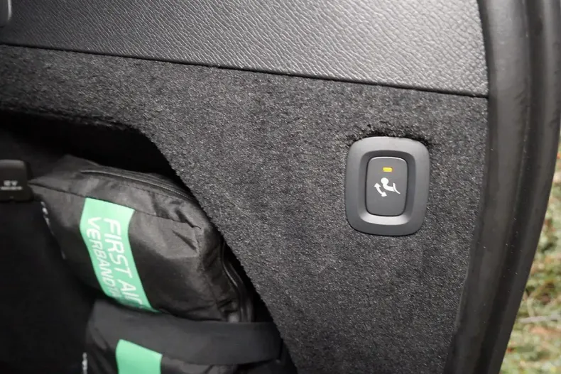 Volvo XC90 din 2022 cu 54.562 km - oferta VOL173887 - foto 12