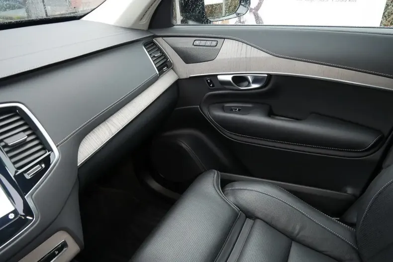 Volvo XC90 din 2022 cu 54.562 km - oferta VOL173887 - foto 24